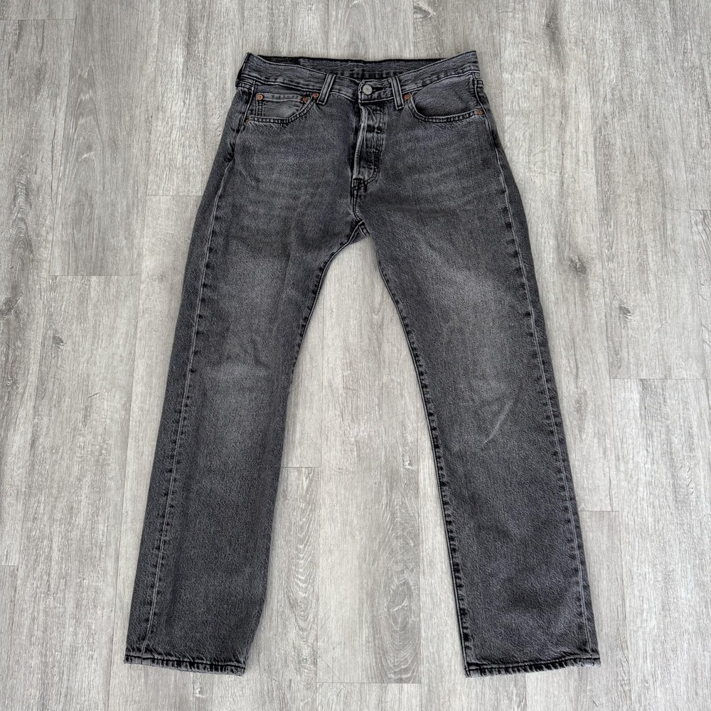 Levis 501 Jeans Mens 31x30 Straight Leg Button Fly Denim Classic 00501-3370